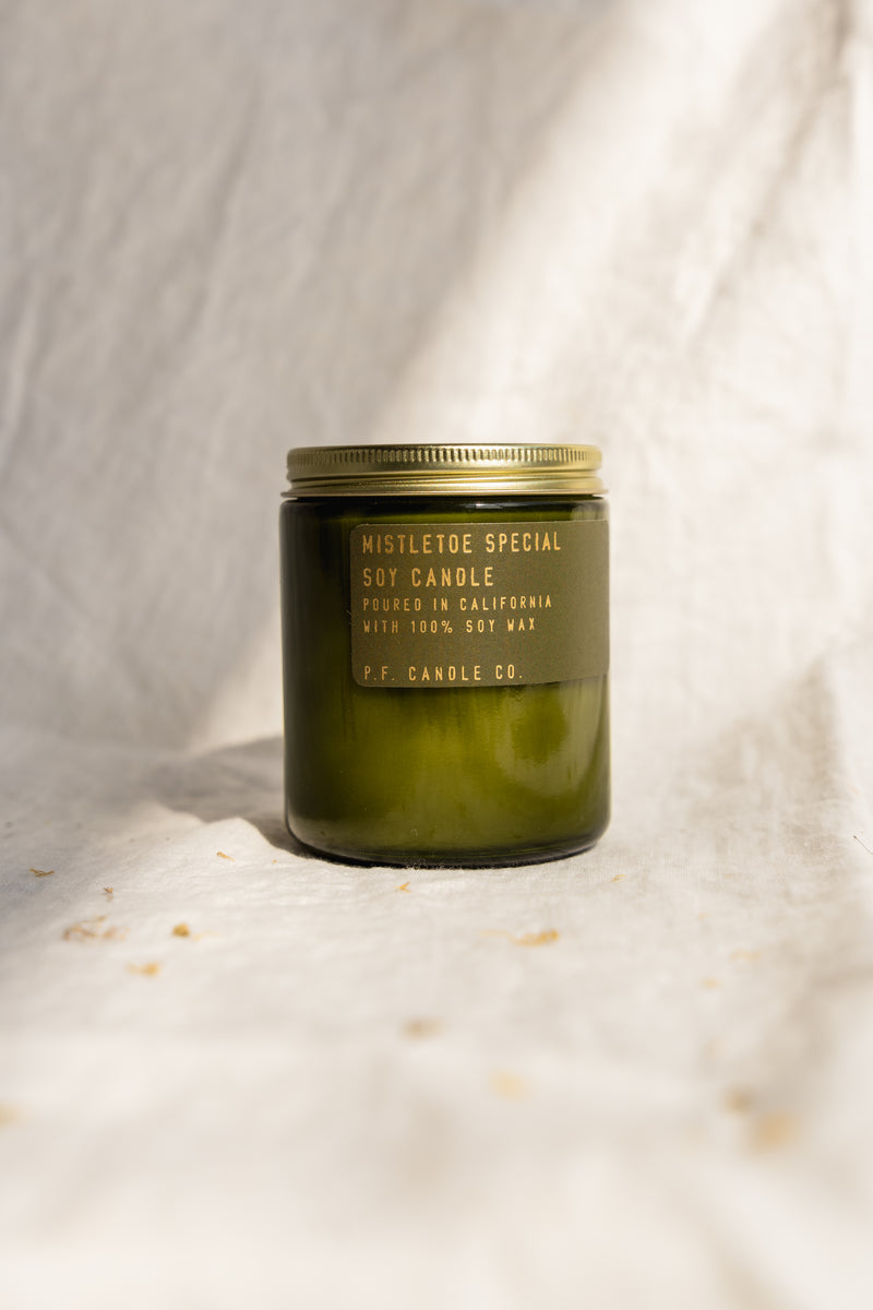 P.F. Candle Mistletoe Special
