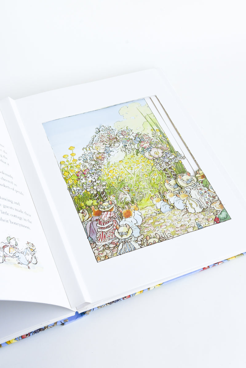 The Brambly Hedge Pop-Up Book: Jill Barklem