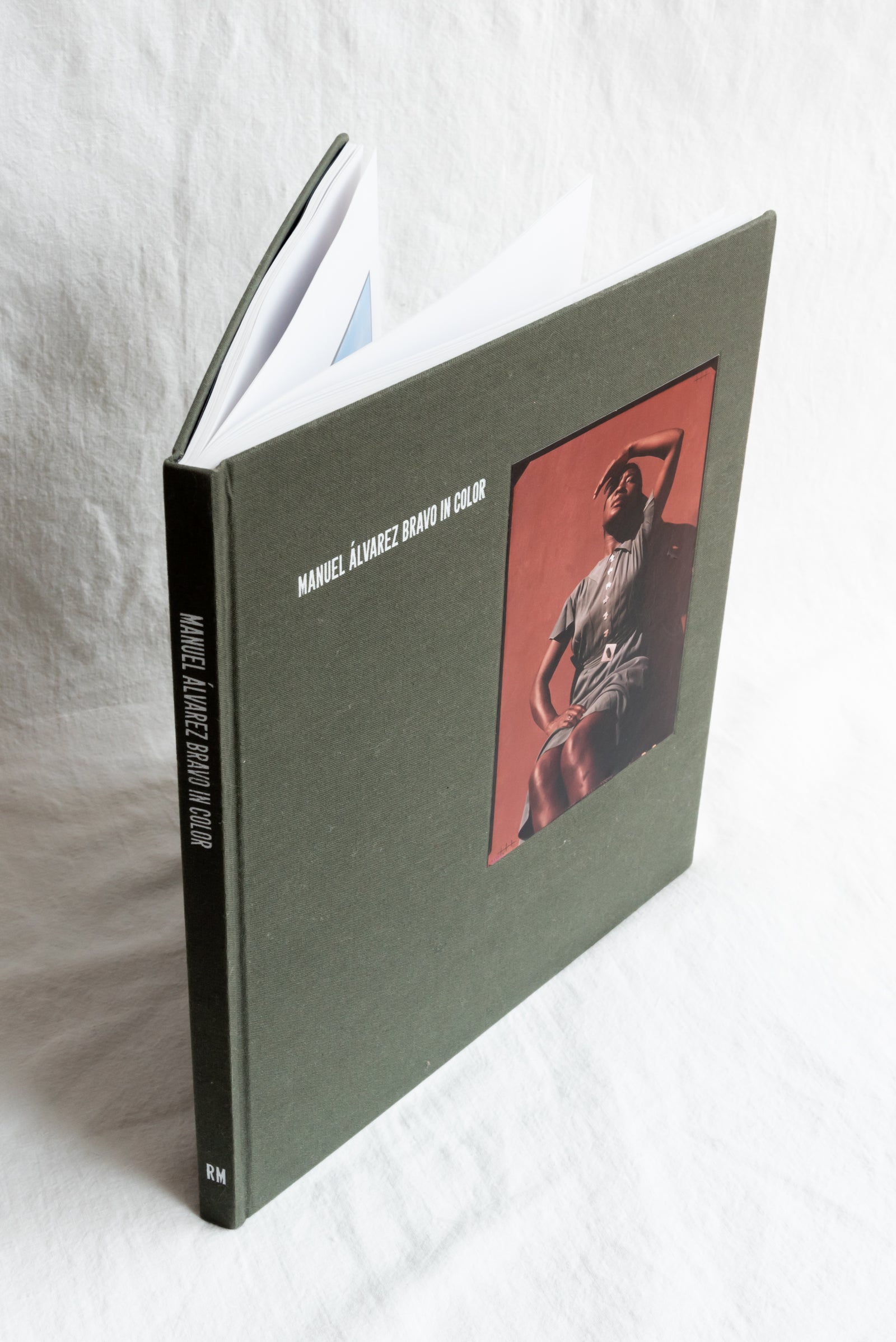 Manuel Alvarez Bravo: In Color – Moon and Arrow