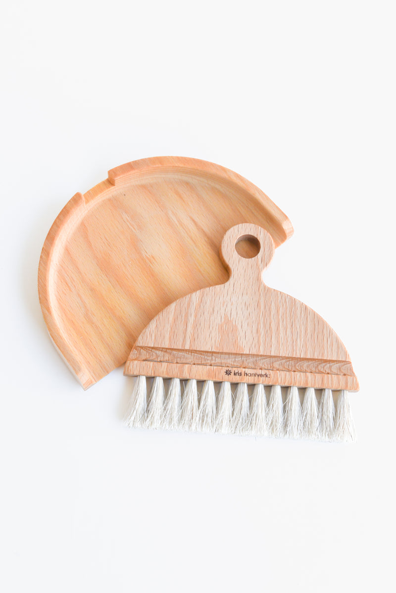 Iris Hantverk Table Brush