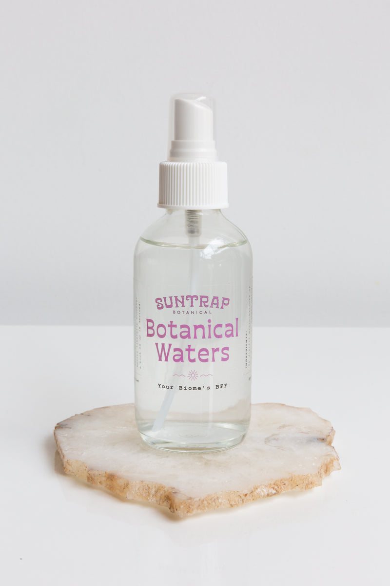 A bottle of Suntrap Botanical Botanical Water Spray