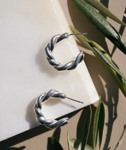 Amanda Hunt Sorella Hoops